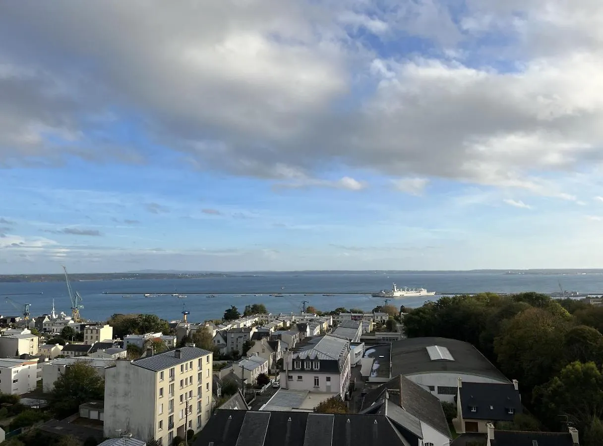 Nouveau! Appartement Vue Mer 180° Et Place Parking Brest 0*,  France